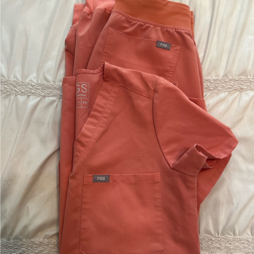 Figs Coral Set